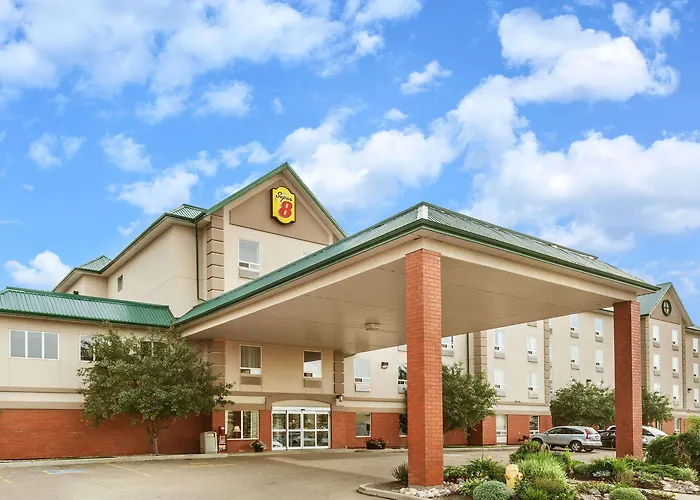 Super 8 By Wyndham Edmonton South