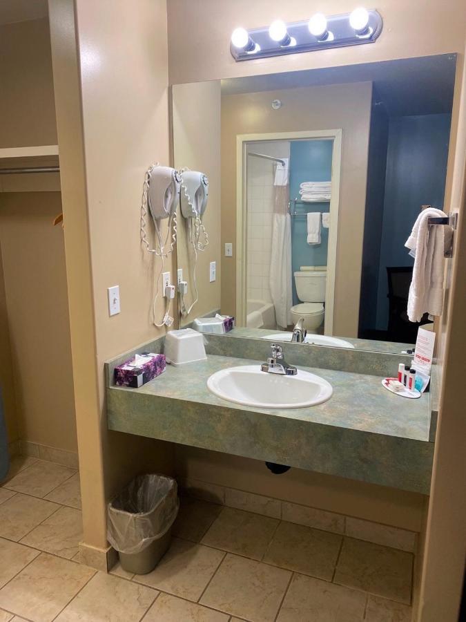 Hotel Super 8 By Wyndham South 2*