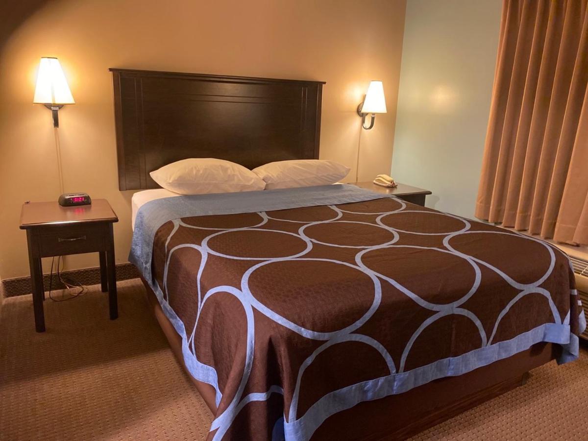 Super 8 By Wyndham South Hotel Edmonton
