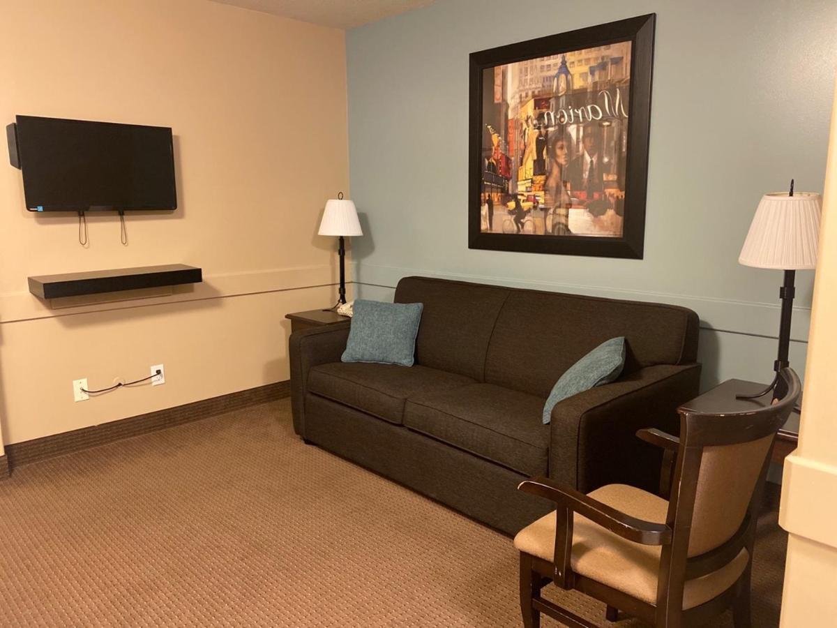Super 8 By Wyndham South Hotel Edmonton
