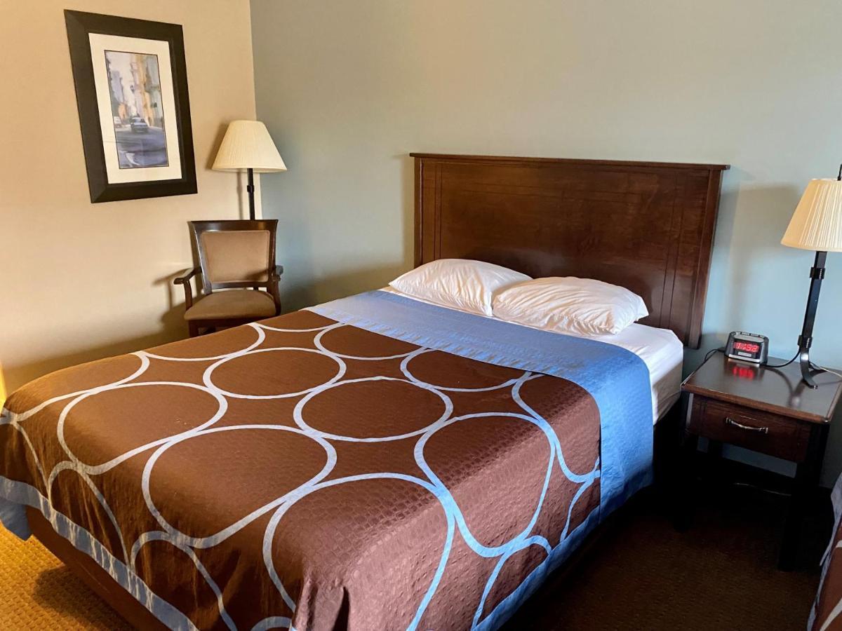 Hotel Super 8 By Wyndham South Edmonton