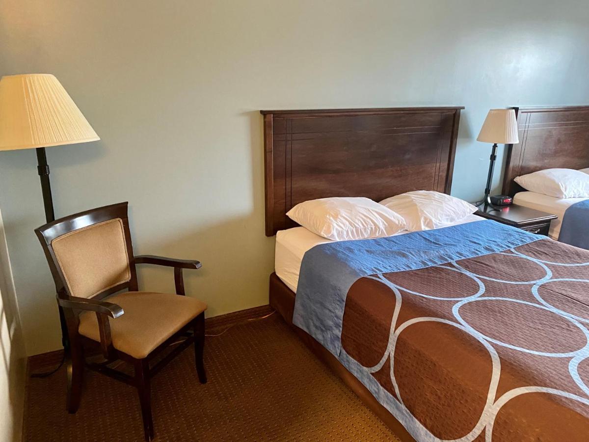 Super 8 By Wyndham South Hotel Edmonton