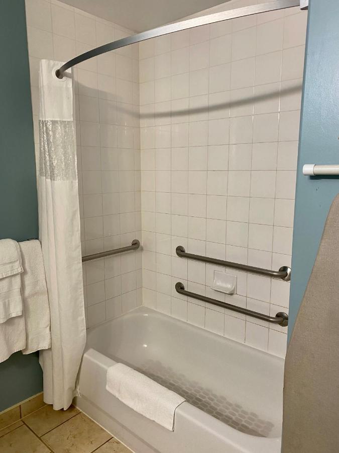 Hotel Super 8 By Wyndham South 2*
