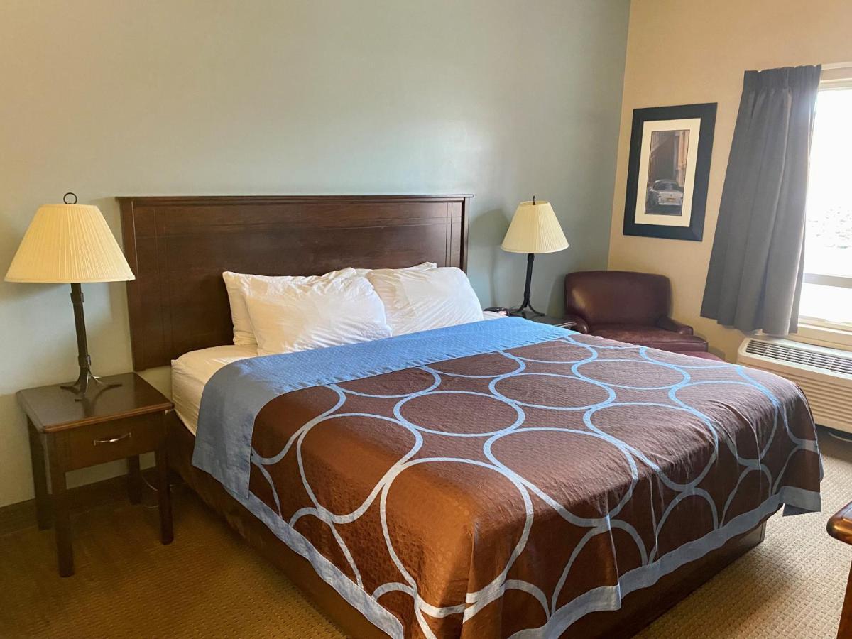 Super 8 By Wyndham South 2*