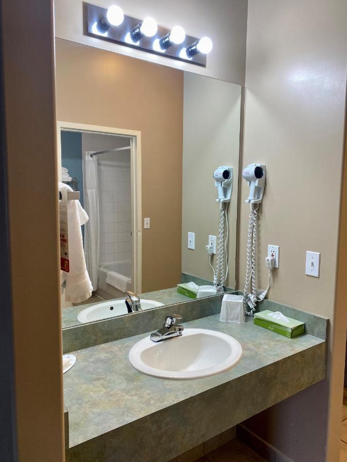 Hotel Super 8 By Wyndham South 2*