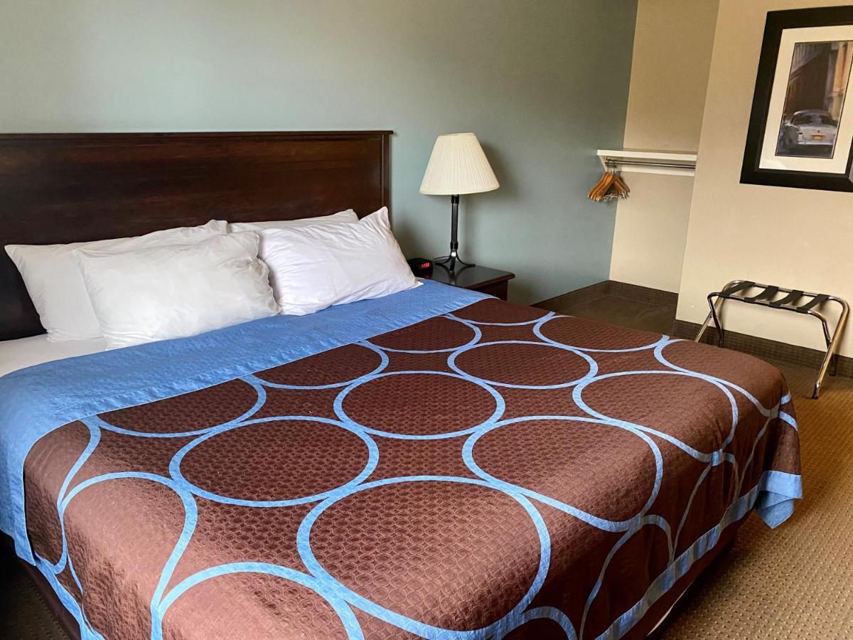 Super 8 By Wyndham South Hotel Edmonton