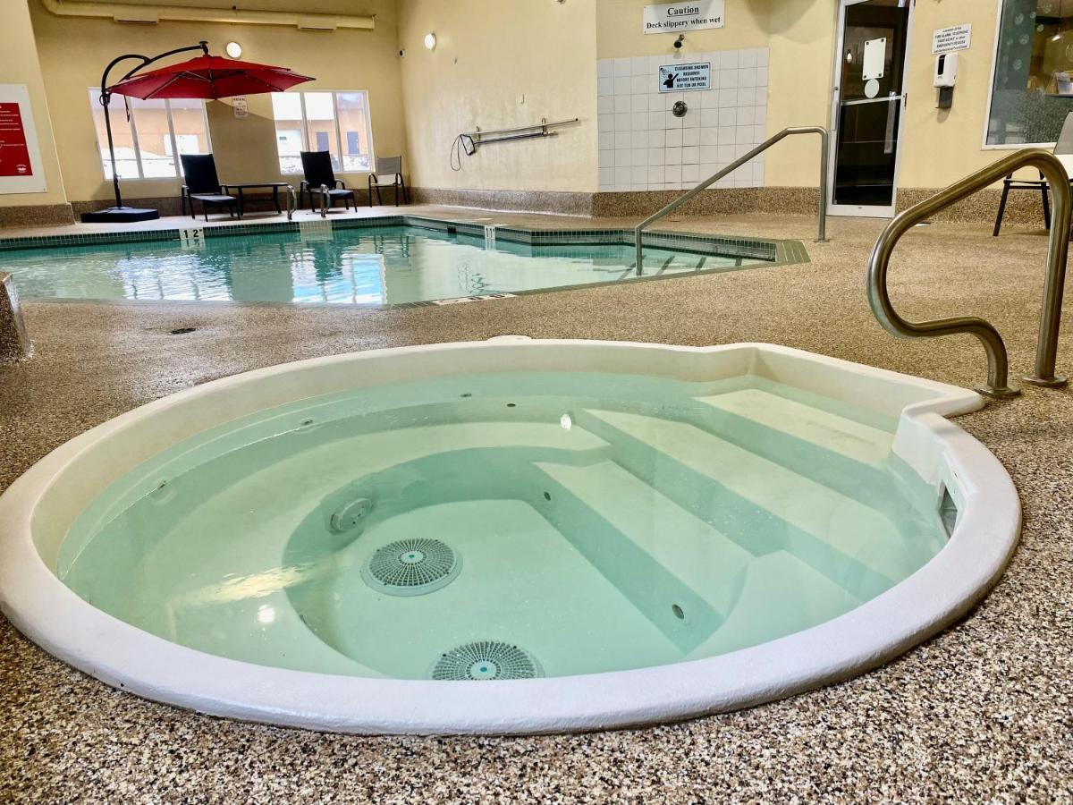 Super 8 By Wyndham South Hotel Edmonton