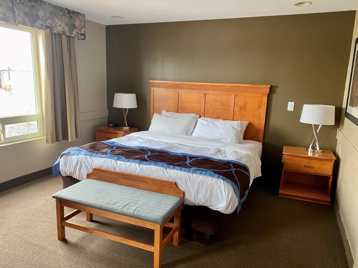 Hotel Super 8 By Wyndham South 2*