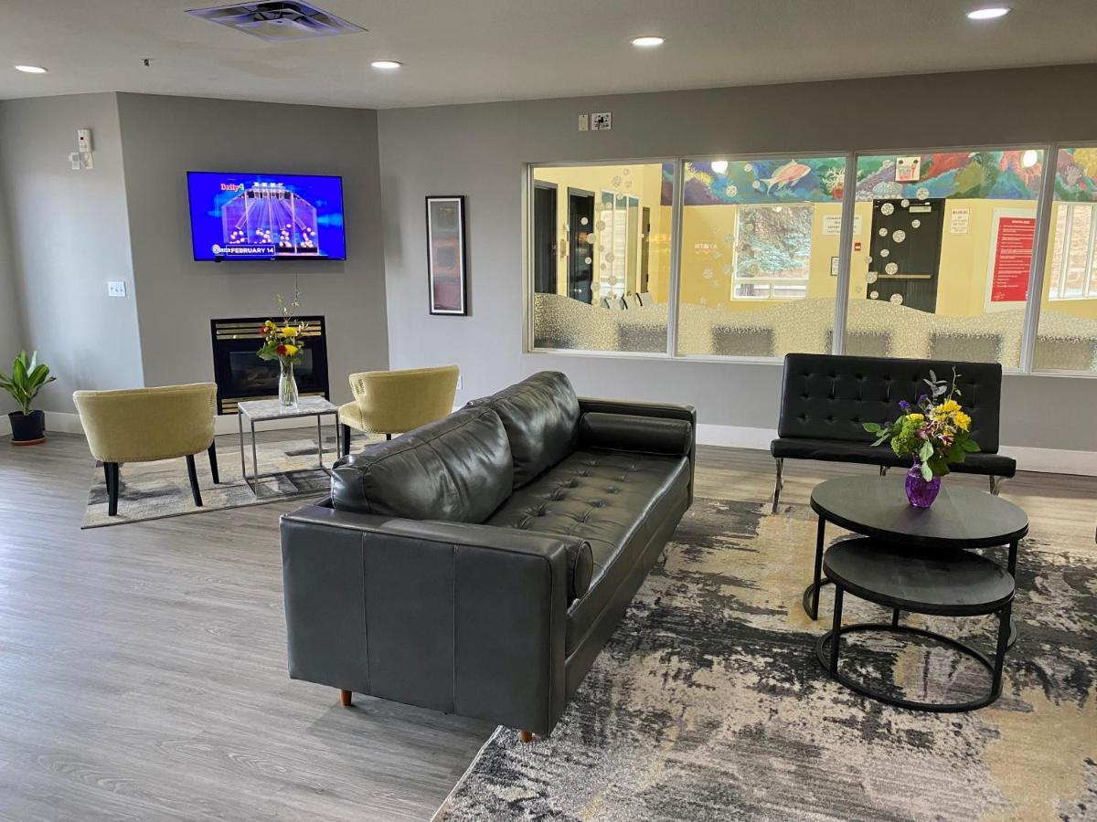 Hotel Super 8 By Wyndham South