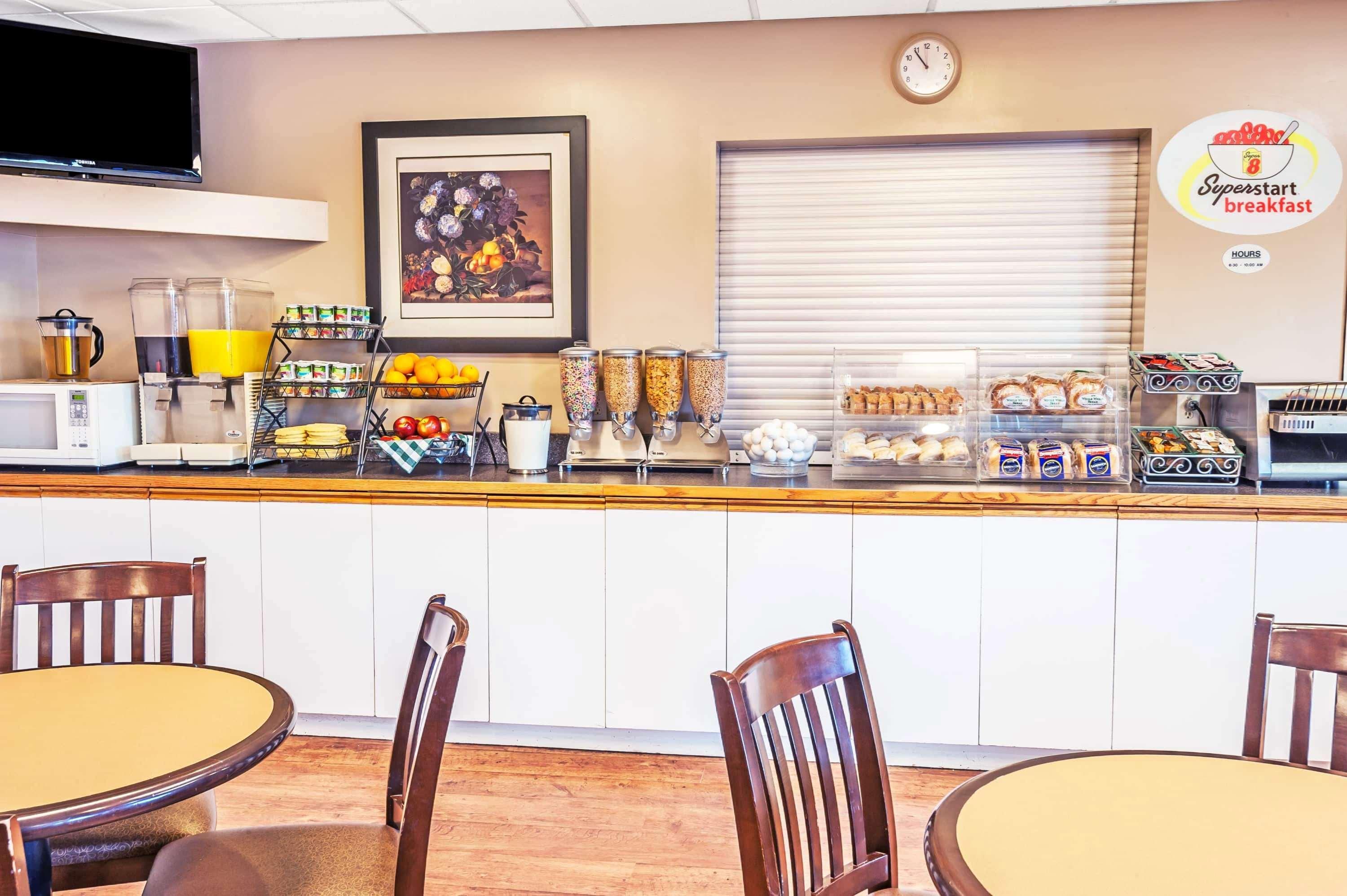Hotel Super 8 By Wyndham South 2*