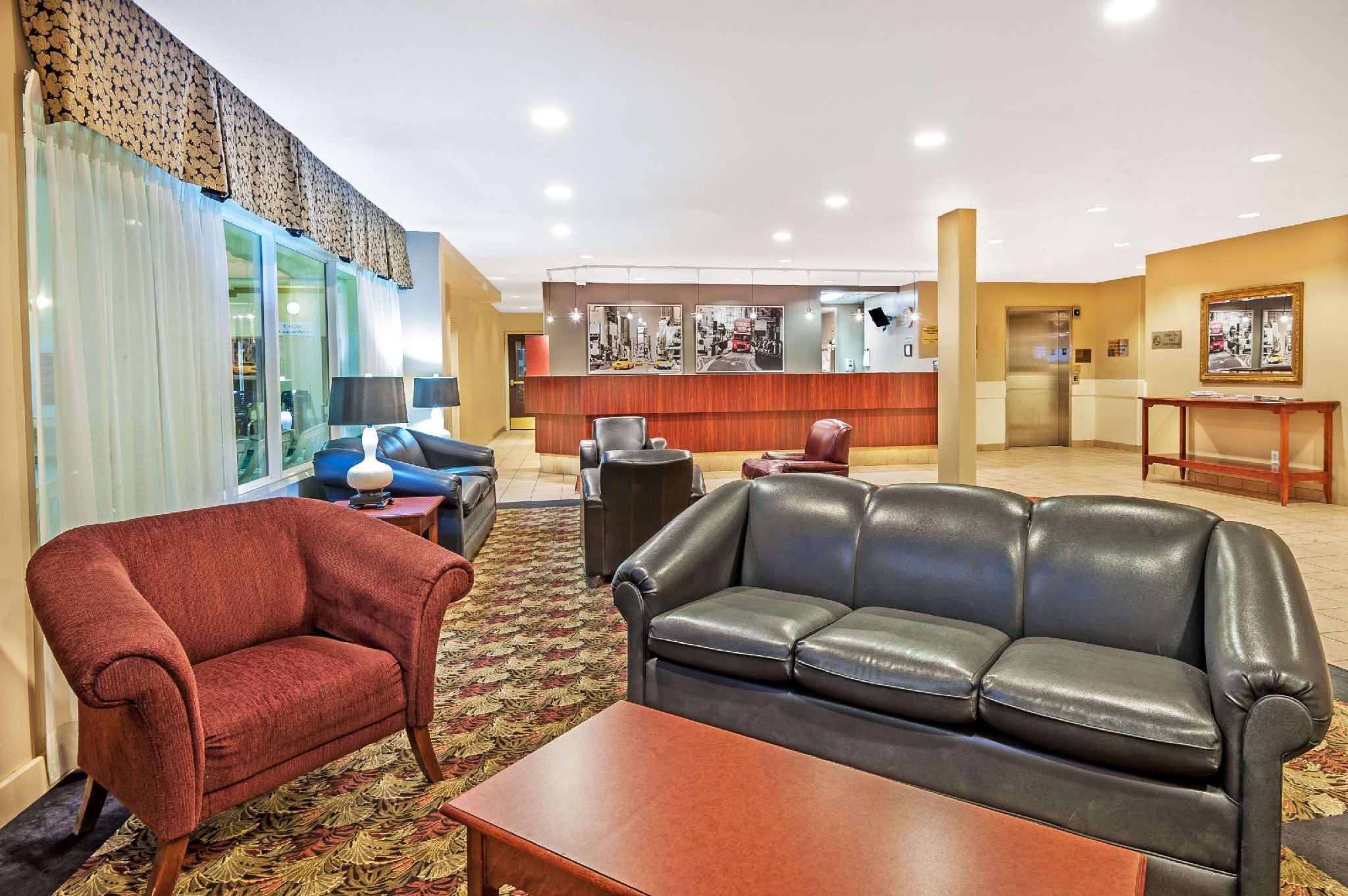 Hotel Super 8 By Wyndham South 2*